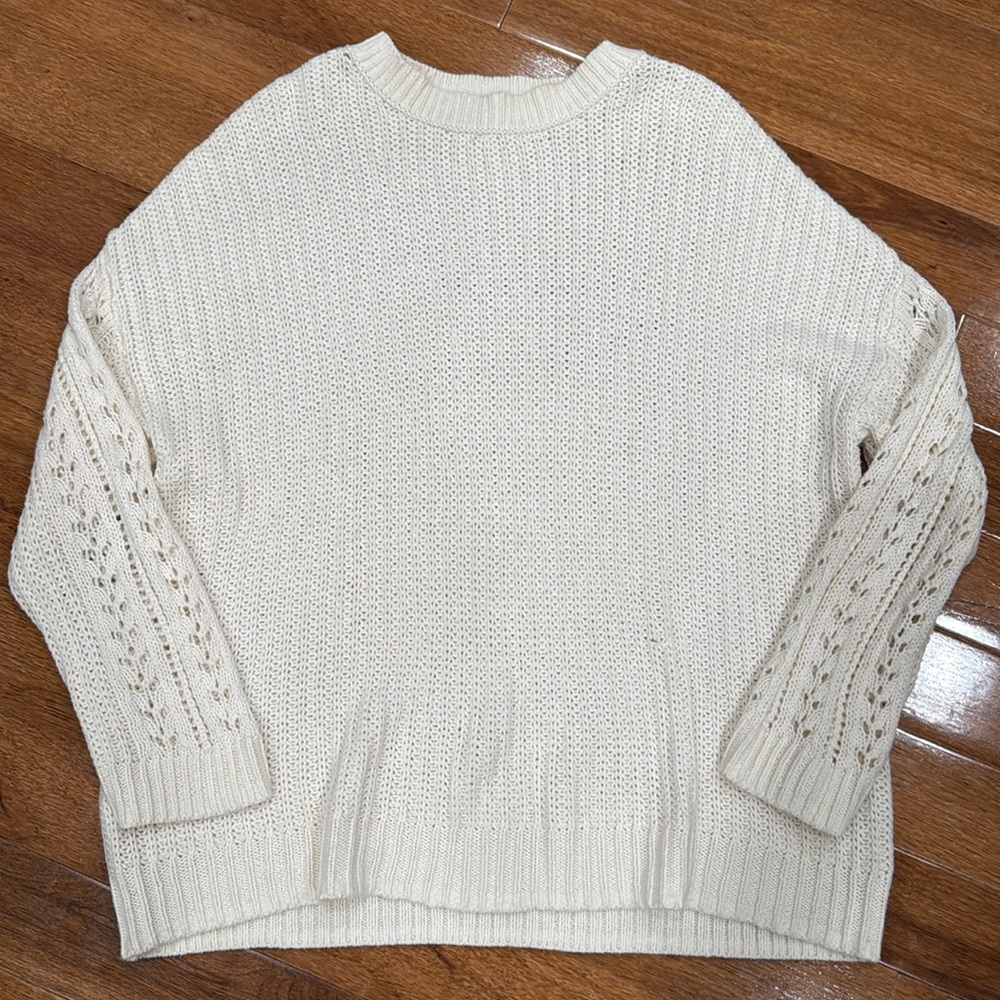 American Eagle Oversized Thin Round Neck Crocheted Sweater